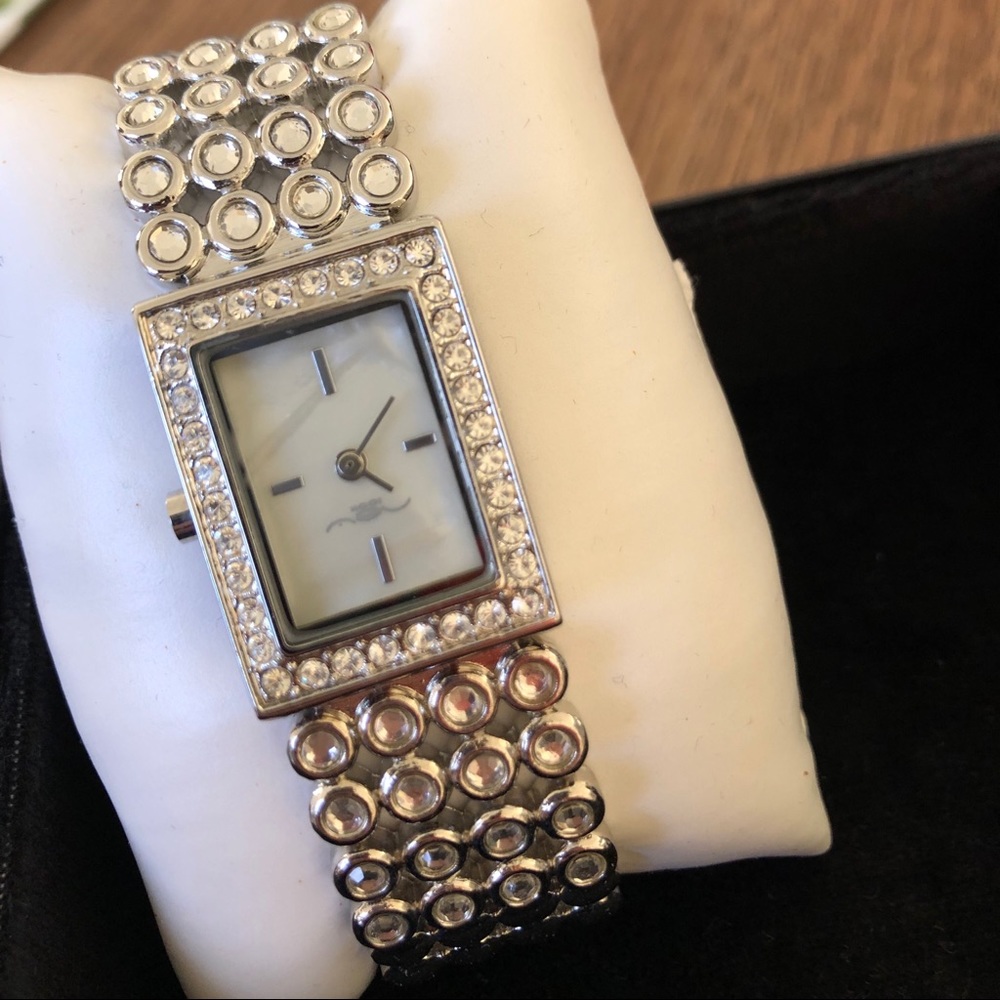 🌟NWOT NewLook studded work and play watch